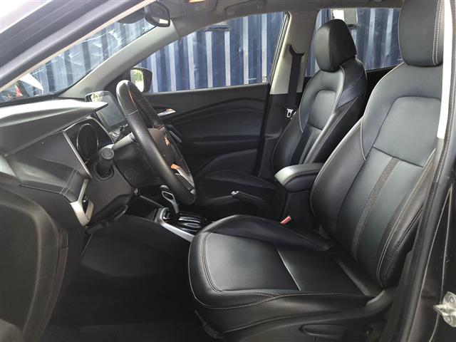 b8767c10-ab8b-4efb-beb8-c1a5464680a3