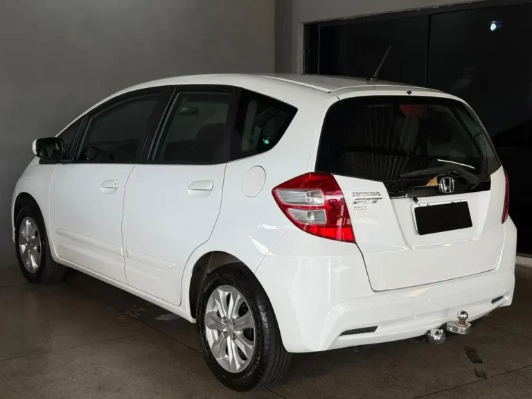D_NQ_NP_2X_715048-MLB106964285180_022026-F-honda-fit-14-lx-flex-aut-5p
