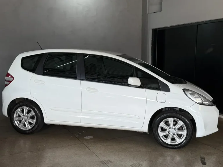 D_NQ_NP_2X_715413-MLB107651457571_022026-F-honda-fit-14-lx-flex-aut-5p