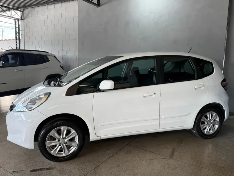 D_NQ_NP_2X_736186-MLB107651487717_022026-F-honda-fit-14-lx-flex-aut-5p