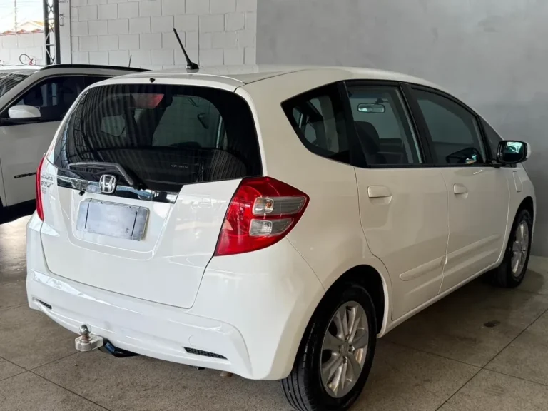 D_NQ_NP_2X_824942-MLB107649609559_022026-F-honda-fit-14-lx-flex-aut-5p (1)